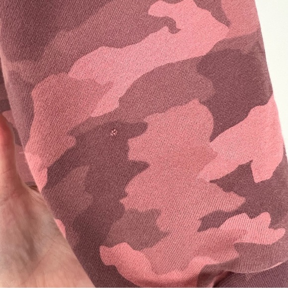Lululemon Perfectly Oversized Crew Neck Sweatshirt Pink Camo - Picture 5 of 7